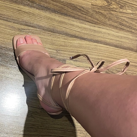 Nude tie up heels - Picture 5 of 6